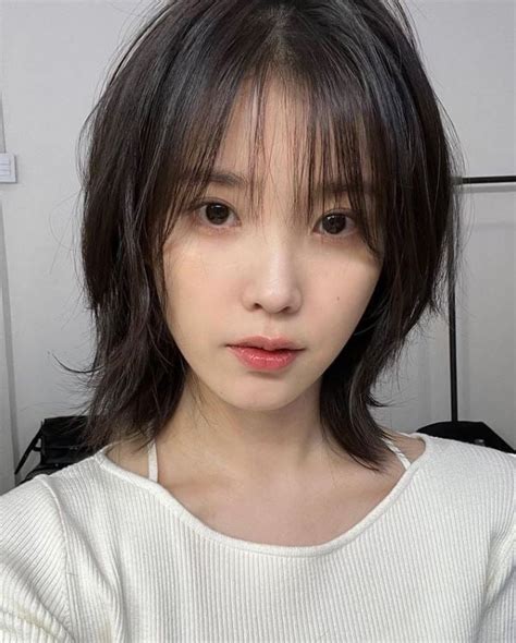 IU (singer) Height, Age, Boyfriend, Family, Biography & More ...