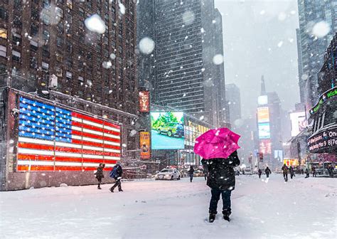 1,300+ Times Square Snow Stock Photos, Pictures & Royalty-Free Images - iStock