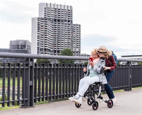 Premium Photo Grandmother And Granddaughter Having Fun Together