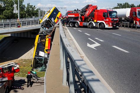 Wypadek Autobusu W Warszawie Kierowca By Pod Wp Ywem Amfetaminy