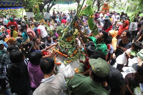 SEDEKAH BUMI DI SURABAYA ANTARA Foto