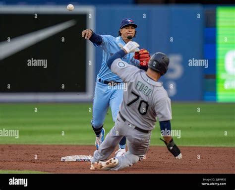 Descargar Esta Imagen El Segundo Baseman De Los Azulejos De Toronto