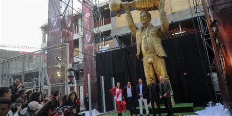 River inauguró la estatua de Gallardo en el Monumental Me siento un