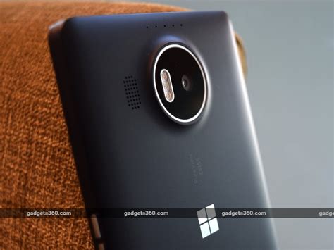 Microsoft Lumia 950, Lumia 950 XL Now Receiving Bug-Fixing Windows 10 ...