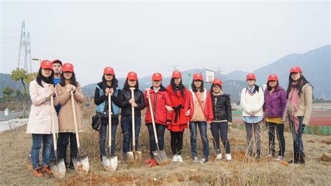 让森林走进城市 让城市拥抱森林——记我院3 12植树节活动 国际教育学院