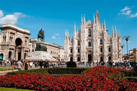 Milan La Scala Theater And Duomo Rooftops Tour