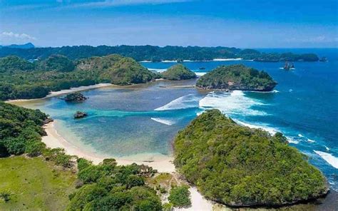 10 Tempat Wisata Pantai Terpopuler Di Malang 2023 Nomor 6 Mirip Tanah