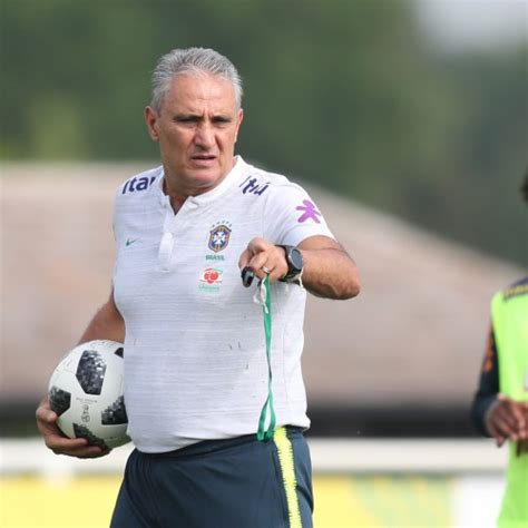 Tite observa opções táticas em treino da Seleção Brasileira IGUAIMIX