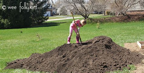 Making Your Yard Interesting To Children Wee Folk Art