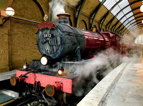 Harry Potters Famous Hogwarts Express Is A Real Steam Train In Scotland