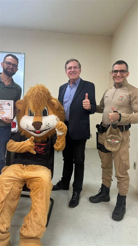 Comjovem Joinville E Setracajo Participam De Formatura Do Proerd