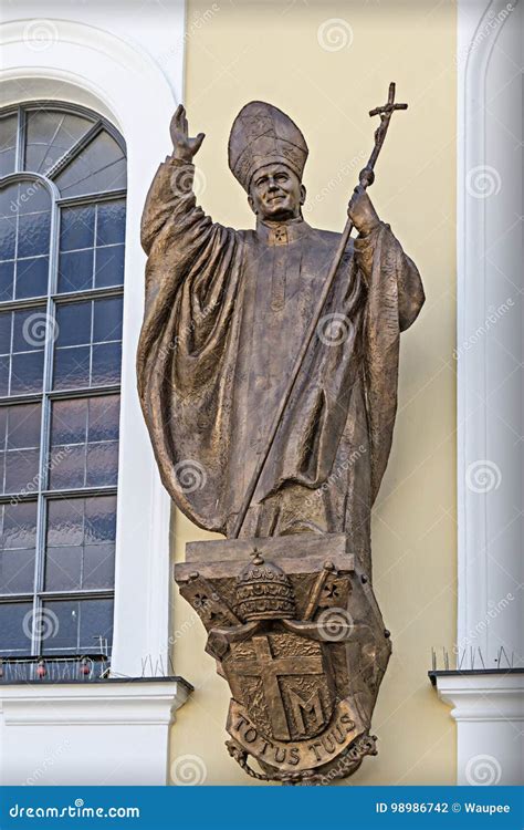 Estatua Del Bronce Del Papa Benedicto Xvi Fotograf A Editorial Imagen