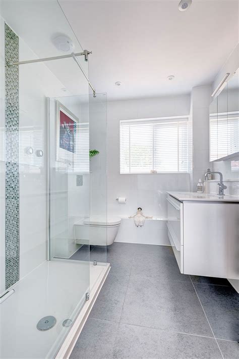 How To Make A Small Bathroom Look Bigger Tips And Ideas Impressive