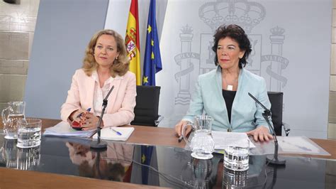 El Gobierno reivindica ahora la abstención del PSOE en 2016 para