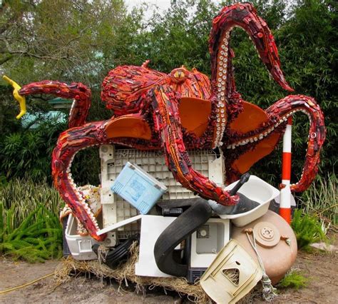 13 Artists Who Turned Ocean Trash Into Amazing Art Arte Del Océano