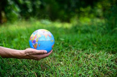 Dia Mundial Do Meio Ambiente Ame O Mundo Mão Segurando Um Globo