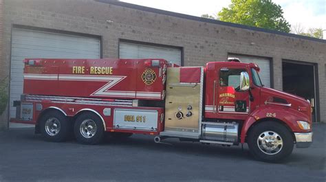 3000 Gallon Tanker Fire Truck Bulldog Fire Apparatus