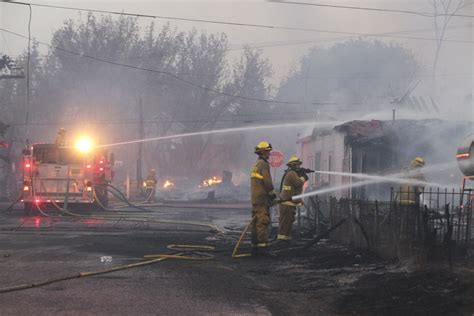 Wildfire Burns Ravages Northern California Town Of Weed Los Angeles