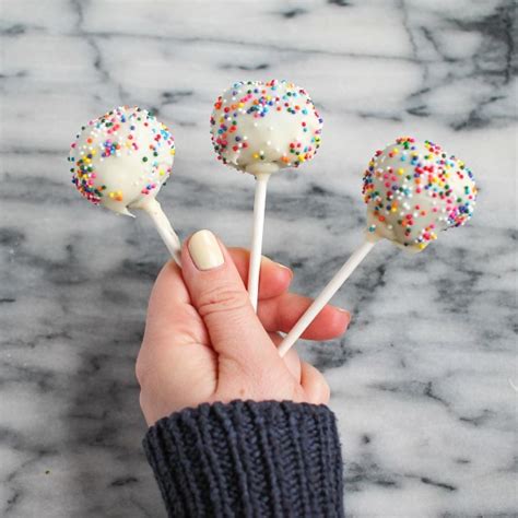 How To Make Cake Pops The Easy Way Thekittchen