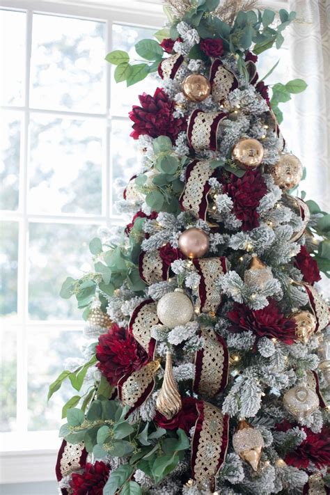 How To Decorate A Red And Gold Flocked Christmas Tree For That Traditional Look Red And Gold