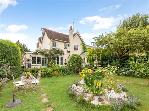 3 Bed Detached House For Sale In School Lane Cookham Berkshire Sl6