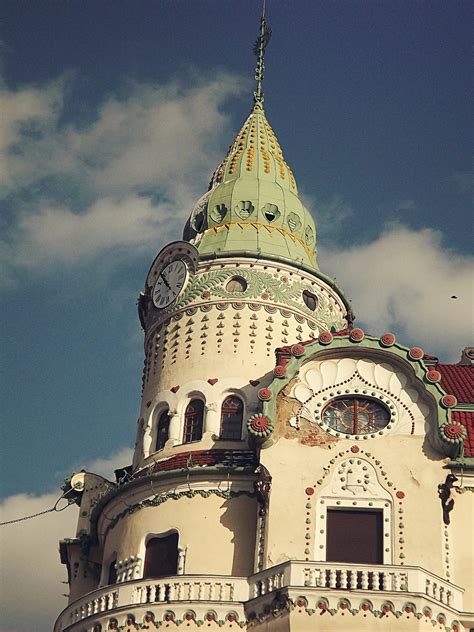 Palatul Vulturul Negru Simbolul Orasului Oradea In Imagini