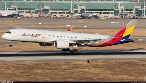 HL8361 Airbus A350 941 Asiana Airlines Yubo Wang JetPhotos