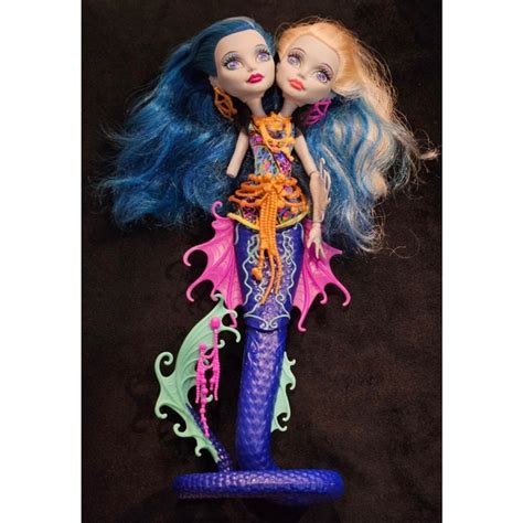 Monster High Toys Peri And Pearl Monster High Mermaid Glow In The