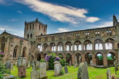 Jedburgh Abbey Visitor Guide | The Borders