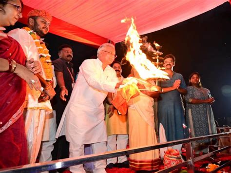 Chhattisgarh Cm Bhupesh Baghel Performs Aarti At Mahanadi Announces