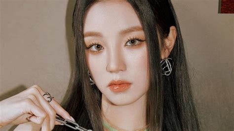 Yuqi G I Dle Sedang Mempersiapkan Album Solo Yang Akan Dirilis Pada