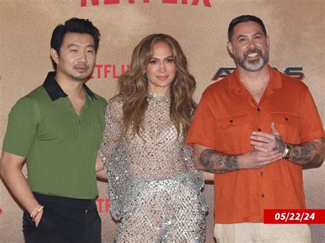 Jennifer Lopez Shuts Down Reporter Over Rumored Troubles With Ben Affleck