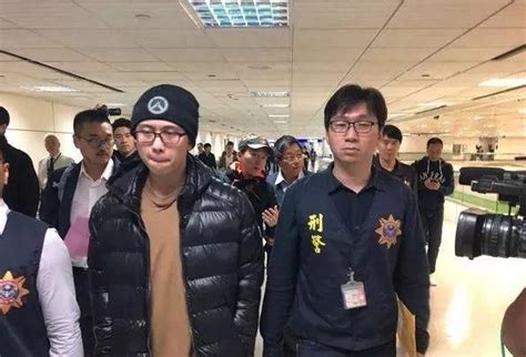 孫安佐在美被逮261天獲釋微笑抵台，狄鶯心急護子被攝影機打到頭 每日頭條