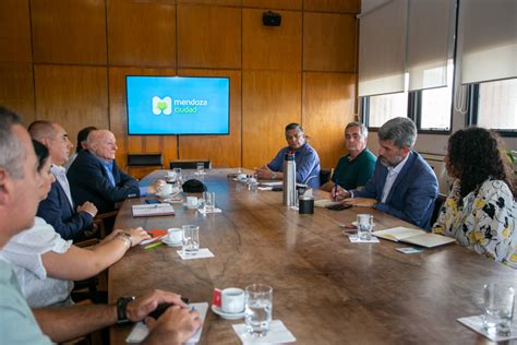 Ulpiano Suarez se reunió con representantes de distintos entes económicos