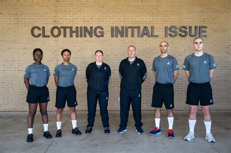 USSF rolls out new Physical Training Uniform at BMT > Vandenberg Space ...