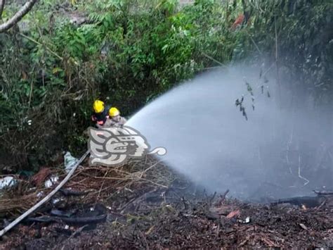 Sofocan Fuerte Incendio En Basurero Clandestino De Misantla