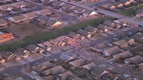 Tornadoes Touch Down In Oklahoma Kansas As Massive Winter Storm Moves East Abc7 Chicago