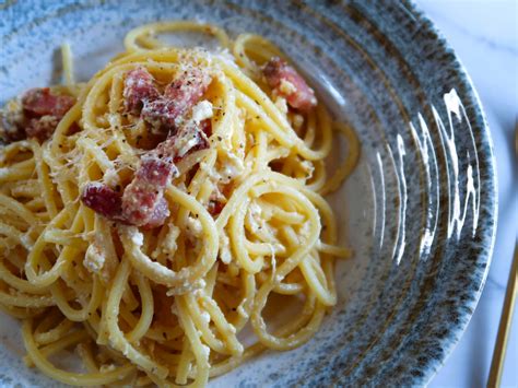 Spaghetti Alla Carbonara Without Cream Salty Sweet Journeys