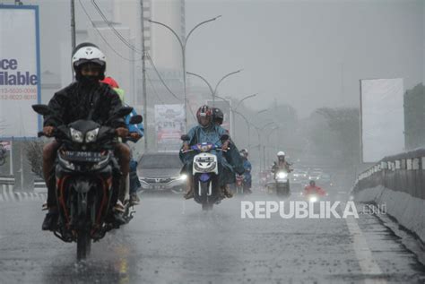 Apakah Jabodetabek Sudah Masuk Musim Hujan Ini Penjelasan BMKG