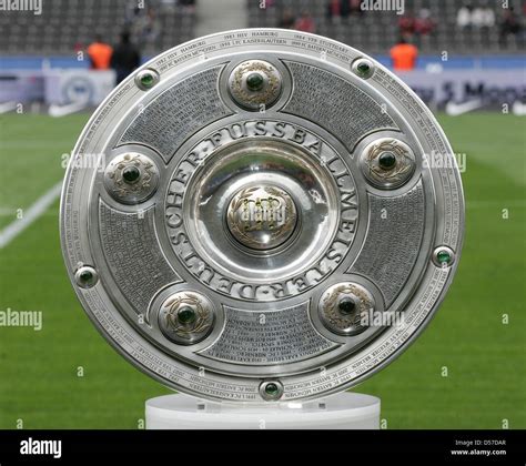 German soccer bundesliga trophy -Fotos und -Bildmaterial in hoher ...