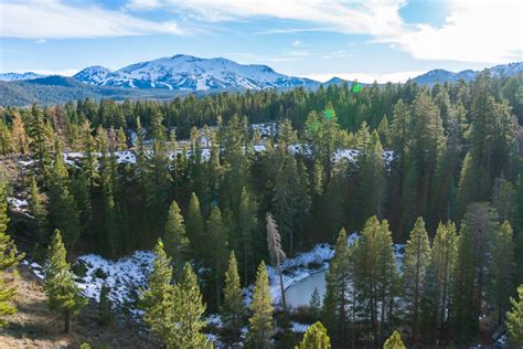 8 Places for Winter Hiking in Mammoth Lakes | Visit Mammoth