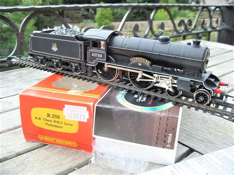 HORNBY R259 – BR CLASS D41/1 4-4-0 LOCOMOTIVE `YORKSHIRE` 62700 ...