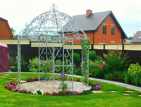 Купольная беседка-пергола под вьющиеся растения | Garden arch, Outdoor ...