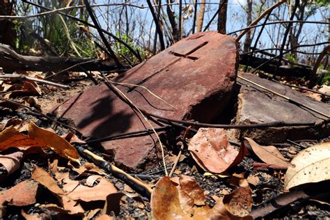 Cemit Rio De Pedras T Mulos Centen Rios De Descendentes De Escravos