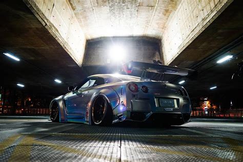 Extreme Liberty Walk Nissan Gt R With Color Change Foliation