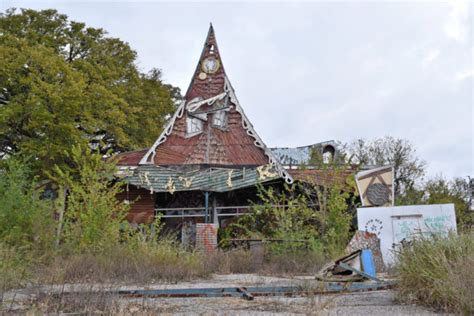 Joyland Amusement Park in Wichita, Kansas - Abandoned Spaces