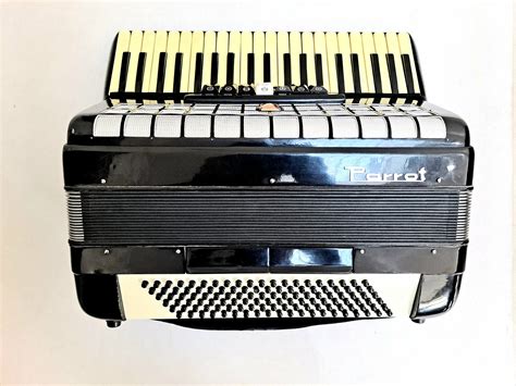 Parrot 120 Bass Accordion