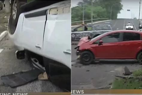 Caminhonete capota após colisão carro e condutores ficam feridos em THE