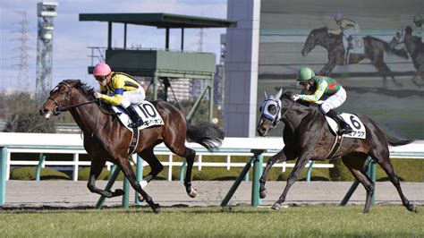 阪神5r新馬戦で直線逃げ切り勝利したc．デムーロ騎手騎乗のギベオン（左） ― スポニチ Sponichi Annex ギャンブル