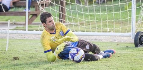 Conhe A Goleiro Que Ser Indenizado Pela Globo Por Reprise De Frango